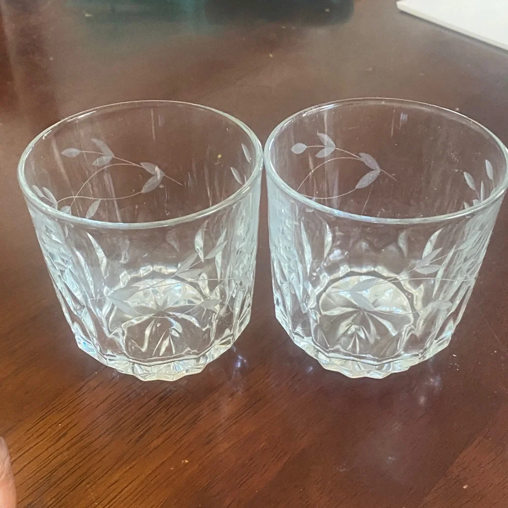 Elegant Clear Glass Tumbler Set